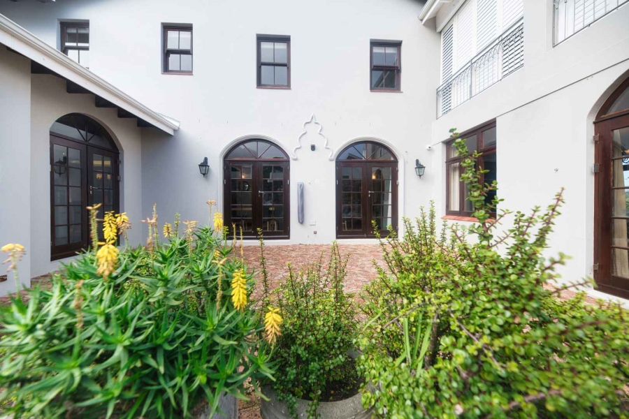 7 Bedroom Property for Sale in Voelklip Western Cape